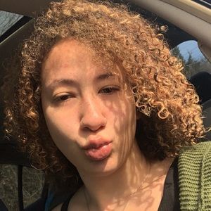 Meet your Posher, Laken